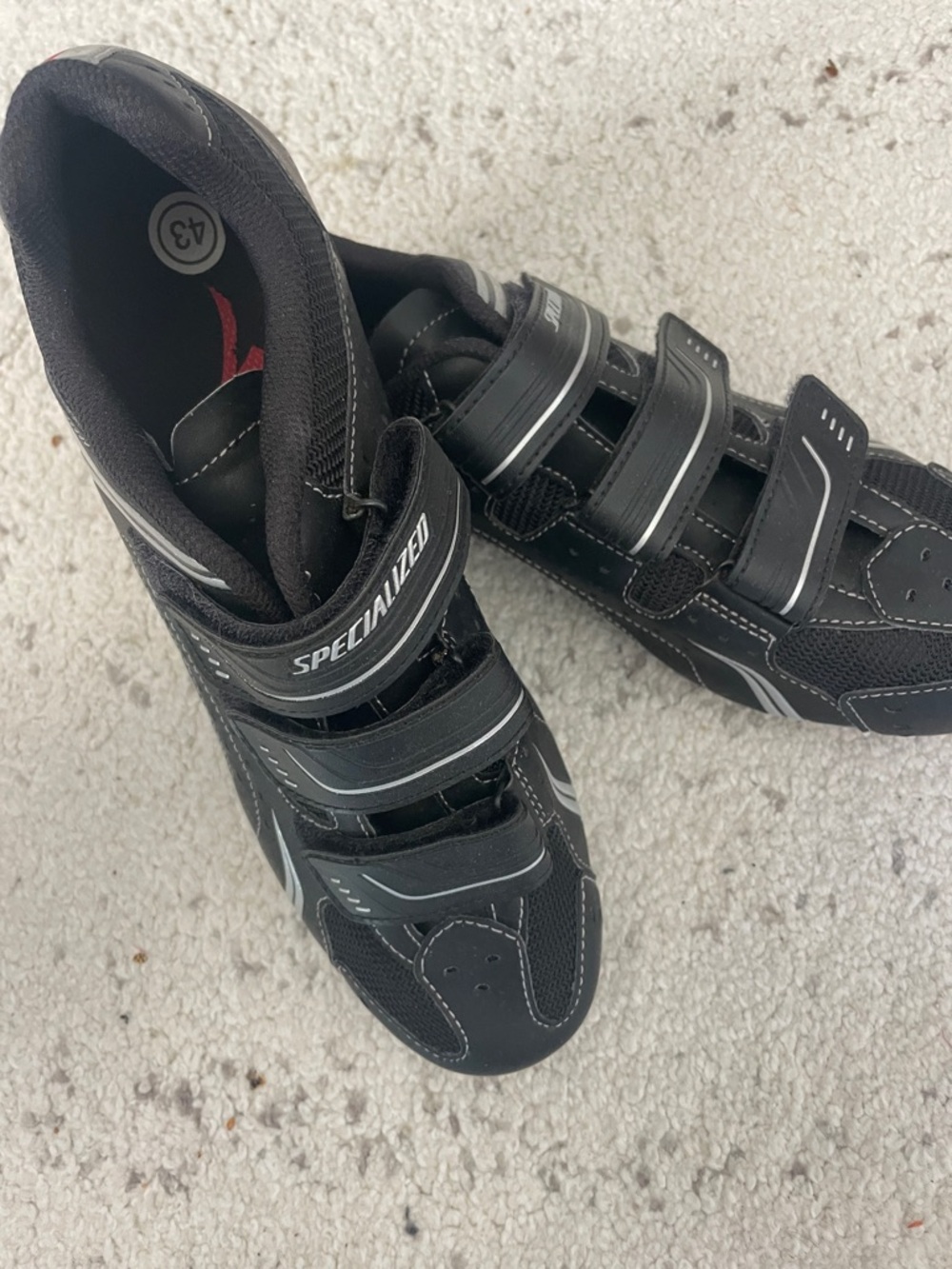 Specialized Men’s Black Cycling Shoes with Reflective Accents